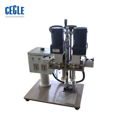 Mit einer Kappe bedeckende Maschine tauchen der elektrischen pneumatischen Flaschen-SGJ-70 für den Mund geformt gemacht vom Plastik ein